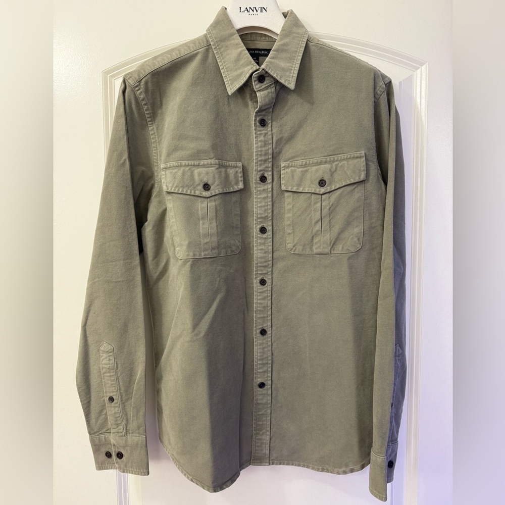 Banana Republic Sage Green Casual Button-Down Shirt
